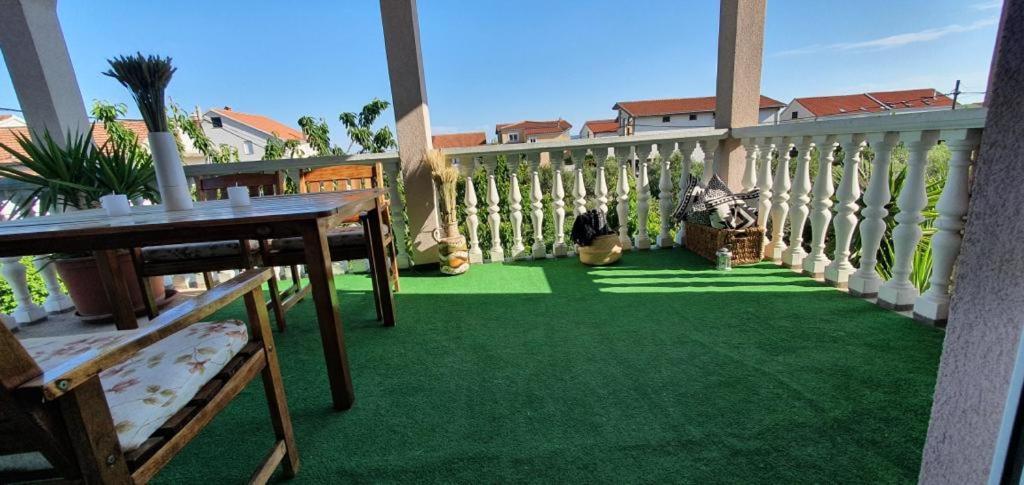 Three Bedroom Apartment Between Trogir And Split Kaštela Exterior foto